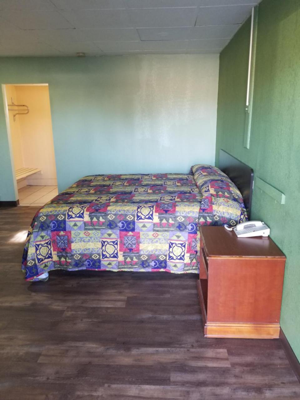Trailway Motel - Феървю Хайтс Екстериор снимка